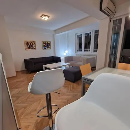 Apartment Bright, Modern - 2 Bedroom